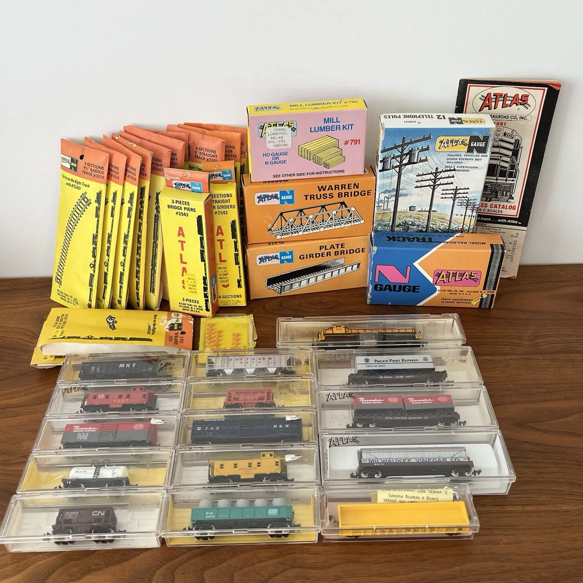 Atlas N Model Railroad Starter Sets & Packs for sale - eBay