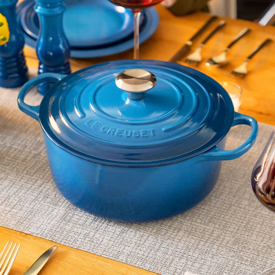 Le Creuset Cast Iron Signature Round Dutch Oven 24cm 4.5 qt