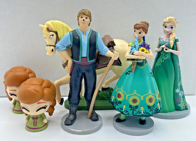 Disney Frozen 2 Deluxe Figure Set Figure Cake Topper Elsa Anna Kristoff, 6 pcs