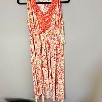 World Unity NWT Shift Maxi Dress M Paisley V-Neck Sleeveless Crochet Pink