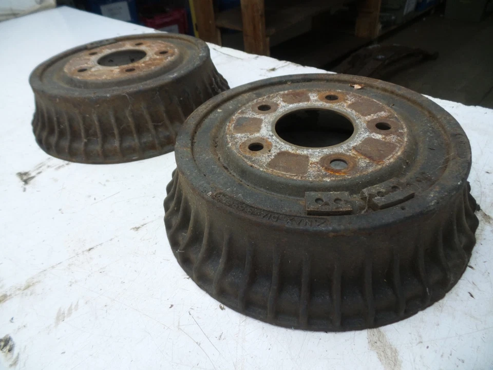 82-92 CAMARO FIREBIRD ORIGINAL FRENO TRASERO TAMBOR CUBIERTA Foto 3 de 4