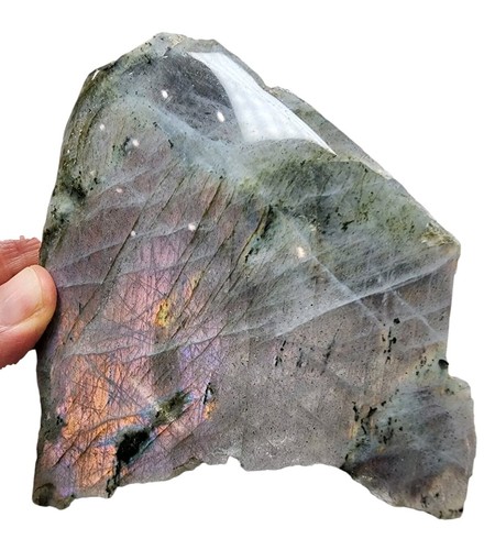Cara pulida labradorita rosa Madagascar 240,3 gramos