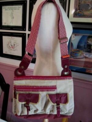 PARCEL SHOULDER BAG WITH THREE OUTER POCKETS & DIVIDED INSIDE VERY HEAVY DUTY