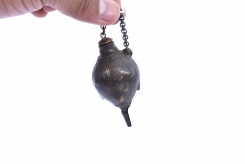 Vintage Old Unique Shape Brass Betel Lime Chuna-Dani Box With Chain. i22-15 - Picture 4 of 7