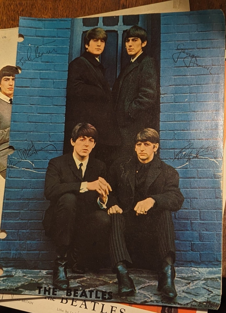BEATLES 1964 HUGE LOT SCRAPBOOK EARLY CLIPPINGS PHOTO SIGNED