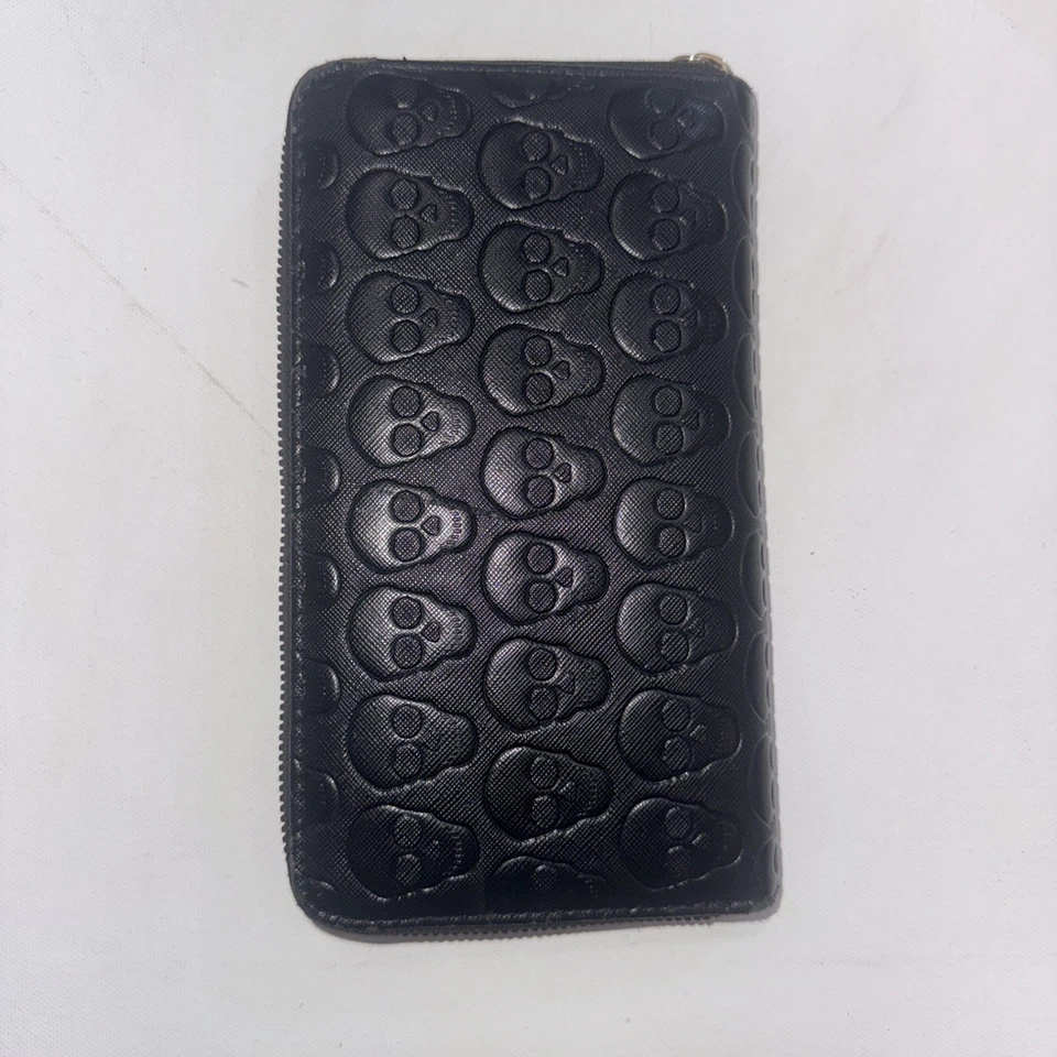 BETSEY JOHNSON Black Vegan Leather Embossed Skull Zip-Around WALLET *No Strap* - Image 4 of 4