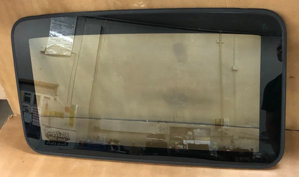2012 suzuki grand vitara sunroof glass window 2006-2013 sun roof glass - Image 3 of 4