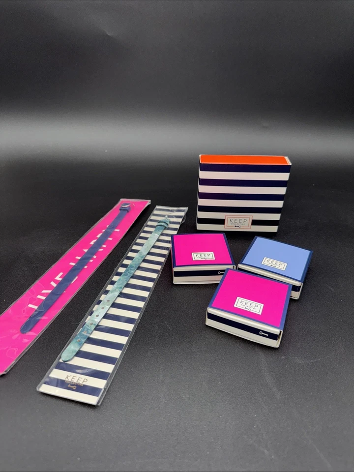 Keep Collective Lote 3 Pulseras y 3 Dijes - Nunca Usado Nuevo En Caja Foto 2 de 4