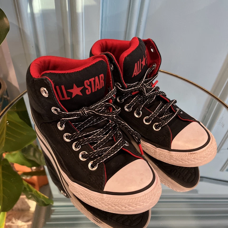 Converse Chuck Taylor, All-Star, High Top Red And Black Size 3 Kids Sneakers - Image 2 of 4