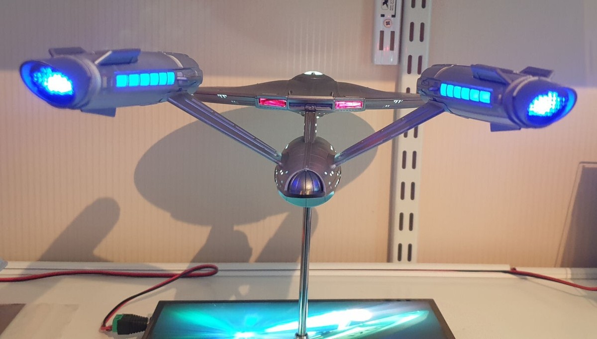 POLAR LIGHTS POL973M. ENTERPRISE NCC-1701, S.N.W. 1:1000