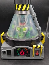 Beast Lab Creator Shark Beast Action Figure And Lab TESTED Lights/Sounds