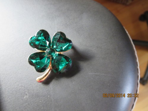 THREE SETS OF PIERCED SHAMROCK EARRINGS AND SHAMROCK PIN--#SP1-8 - Picture 22 of 24