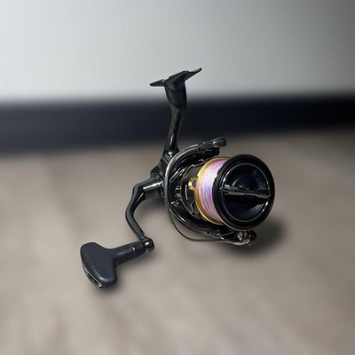 Shimano 20 Twin Power 3000MHG Spinnrolle leicht gebraucht mit kleinen Kratzern
