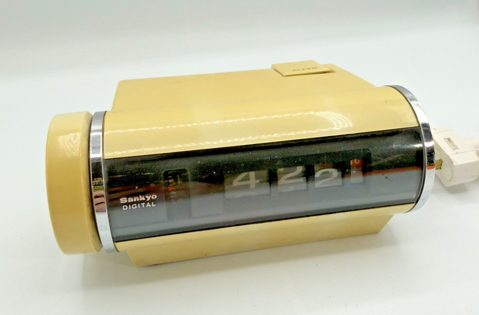 MCM Sankyo Flip Roll Mechanical Alarm Clock White ~ Model No. 412 - Tested Works