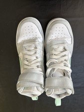 Nike Size 5 Excellent Condition. Teal/White