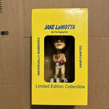 10 Amazing Ways to Decorate the Ultimate Sports-Themed Man Cave 30