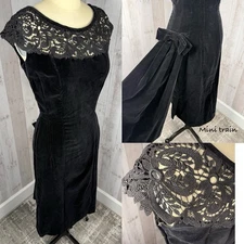 Vintage 1950s JONATHAN LOGAN Black Velvet Dress w/Mini Train Size S/2 Holiday