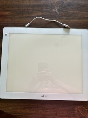 CRICUT BrightPad CLP70002 With Charger