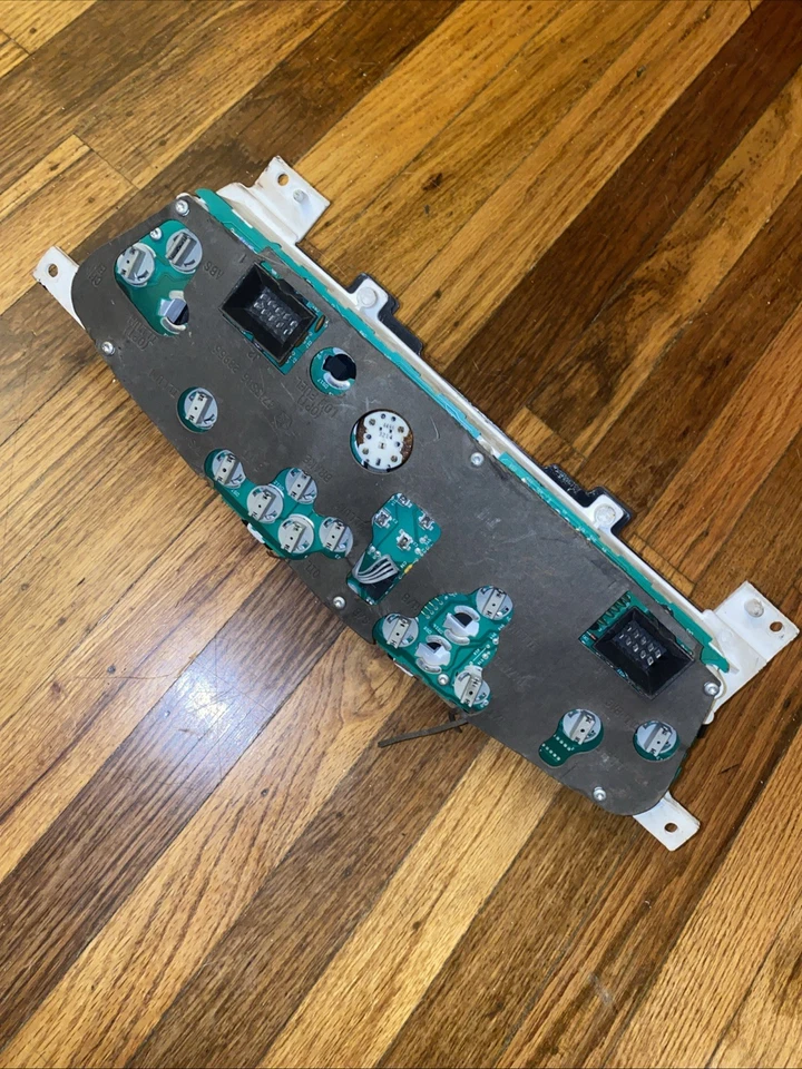 Dodge Neon 1995 calibre velocímetro usado 36.346 k millas fabricante de equipos originales Foto 4 de 4