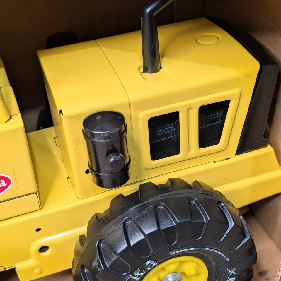 Mighty Tonka Loader Model 3920 XMB-975 Pressed Steel Circa 1970's NIB New - Image 4 of 4
