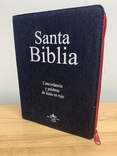 Biblia Tela Jean Letra Gigante 14 puntos Reina Valera 1960 fucsia con indice - Picture 4 of 7