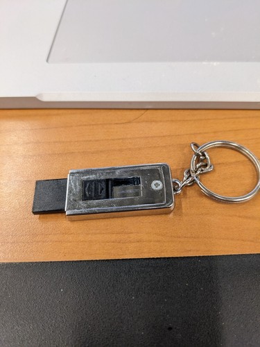 2 GB USB flash drive - 第 1/4 張圖片