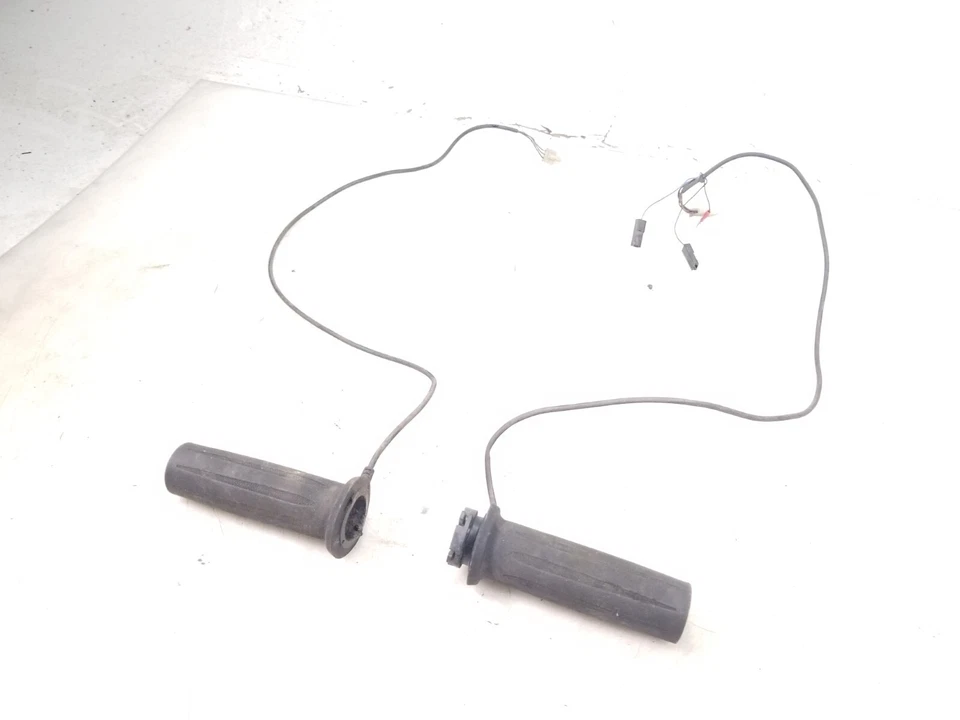 2010 Victory Cross Roads Throttle Tube & Grip HEATED - Image 4 of 4