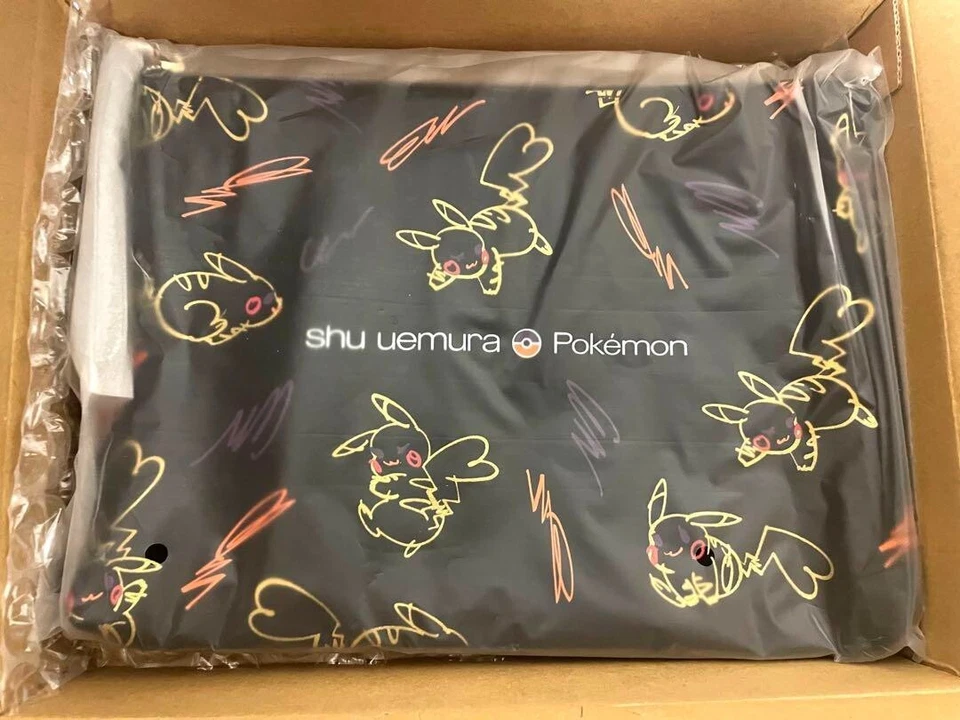 Shu Uemura Pokemon Bolsa Colaboración Nuevo y sin usar Foto 2 de 4
