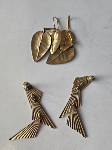 2 Pair Vintage 80s Gold Toned Dangle Earrings Leaf Drop Geometric Fans - Picture 5 of 6