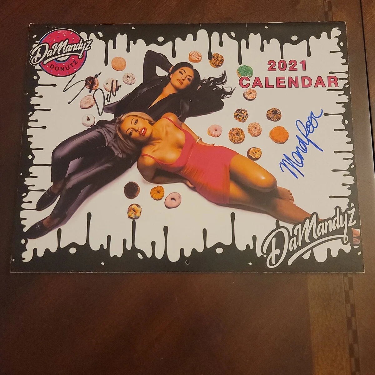 damandys-donutz-2021-calendar-signed-by-mandy-rose-and-sonya-deville-photo-signe-ebay