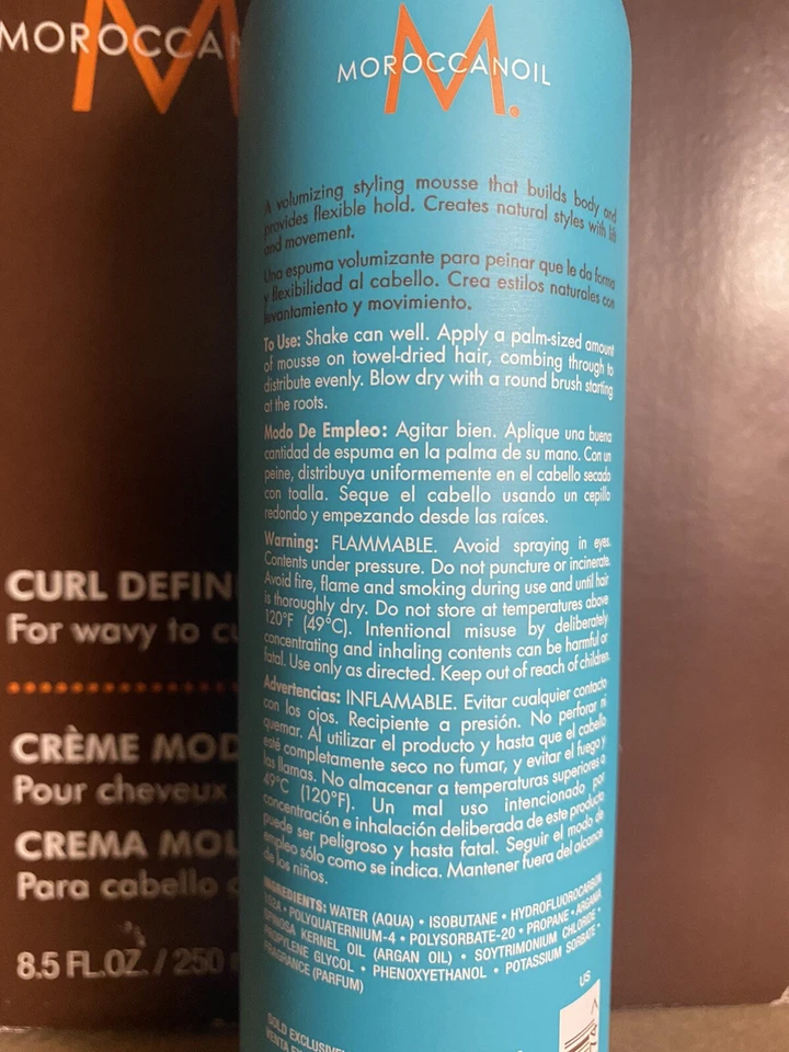 Mousse voluminizadora sin peso Moroccanoil para cabello medio a fino 8,5 oz / 250 ml Foto 2 de 2
