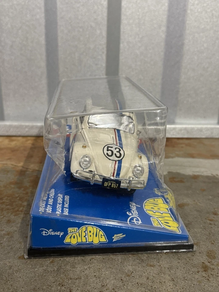 Coche fundido a presión vintage Johnny Lightning Disney Herbie the Love Bug escala 1/18 Foto 4 de 4
