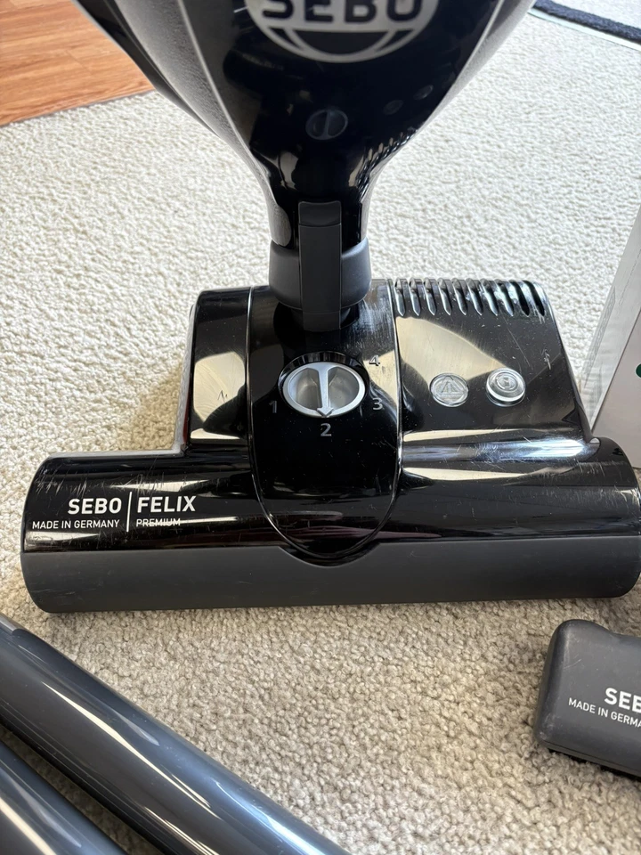 Aspiradora vertical SEBO FELIX 1 Premium negra hecha en Alemania PROBADA y FUNCIONA Foto 4 de 4