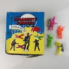 20 Vintage Miniature Parachute Jumper Soldiers 4 colors in original box