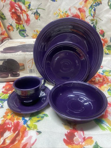 Fiesta Retired 5-Piece Place Setting PLUM Fiestaware Set in Box USA NEW