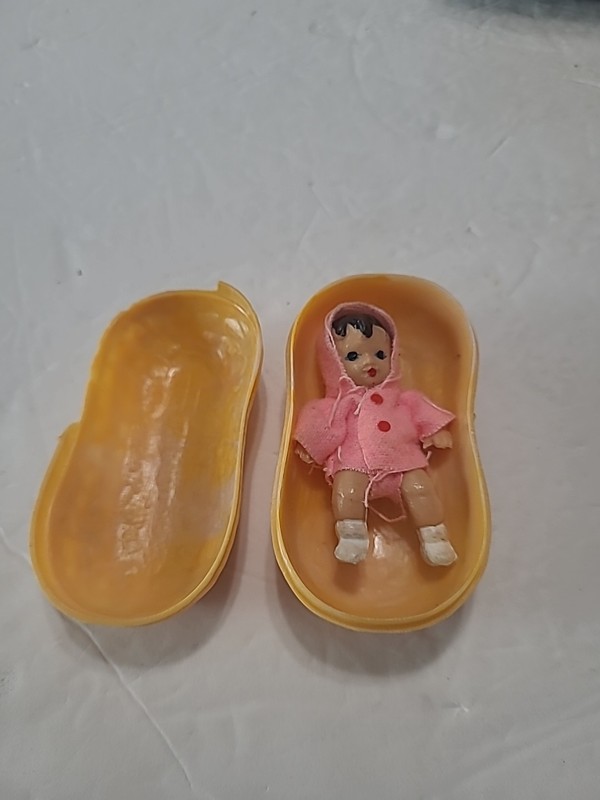Rare 1975 Shackman Baby Girl in Nut Shell Celluloid Hong Kong