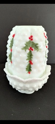 vintage holiday Fenton fairy lamp four and a half inches tall