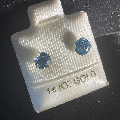 14 Kt Gelbgold Ohrstecker mit exquisiten im Labor gezüchteten blauen Diamanten (1 kt)