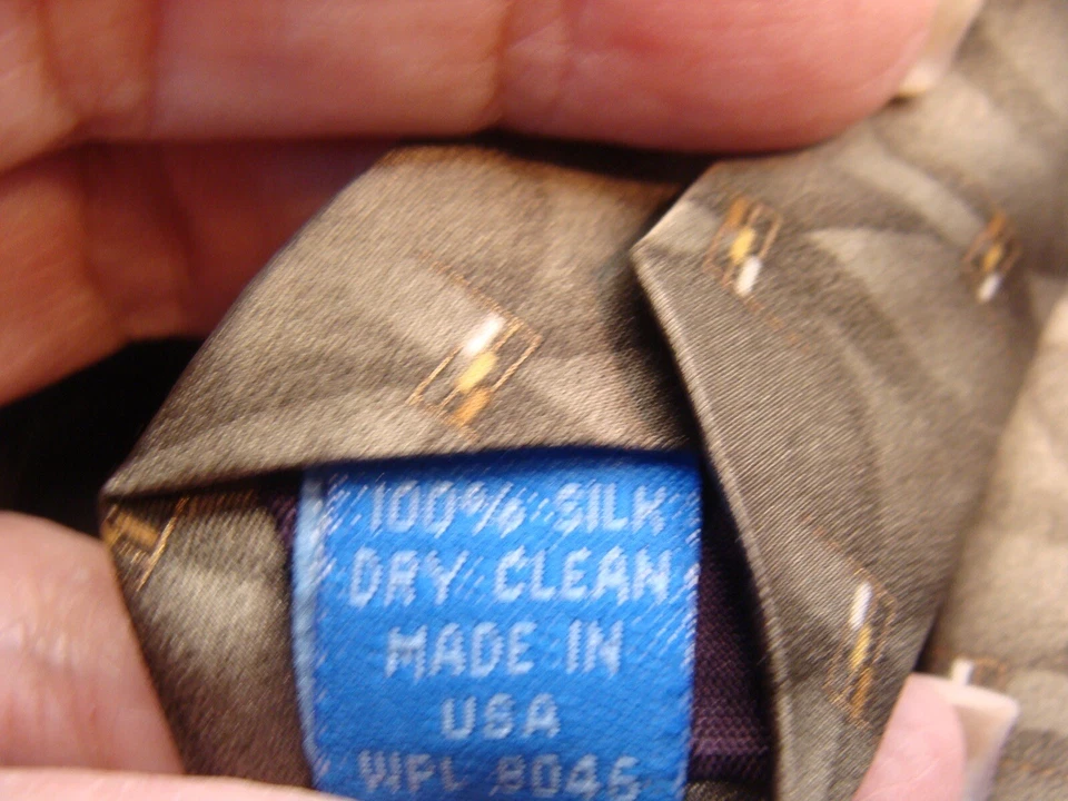 Savile Row ~Men’s 100% Silk Tie ~ Green ~ White Dots ~ Geometric ~ VGC ~ - Image 3 of 4