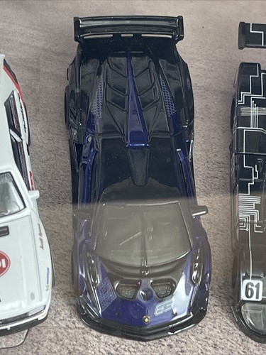Hot Wheels 2023 Premium Set Track Day Euro Hauler Audi Lamborghini Diorama Set - Picture 15 of 23