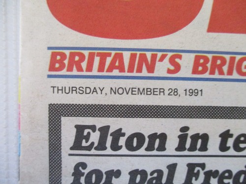 Freddie Mercury Funeral 1991 UK Newspaper Pages Daily Star 28.11.91 Queen - Imagen 2 de 5