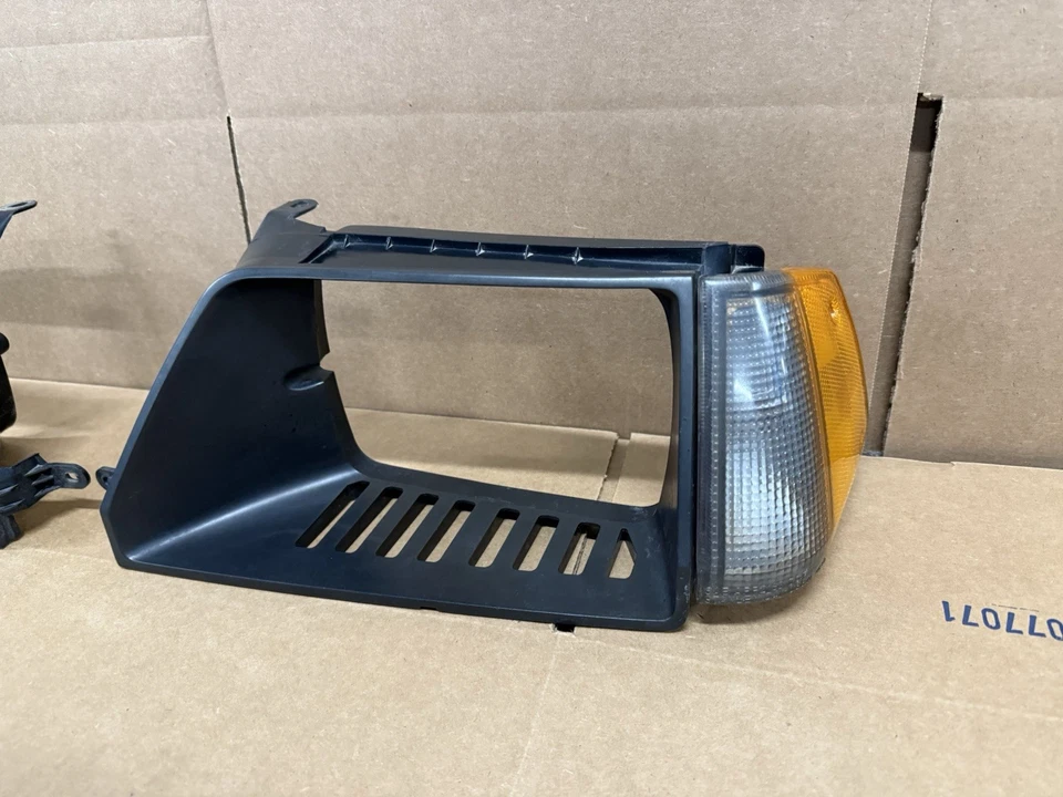 1984 1985 Honda Civic Hatchback Headlamp Bezel Set Left Right w/ Corner Lights - Image 3 of 4