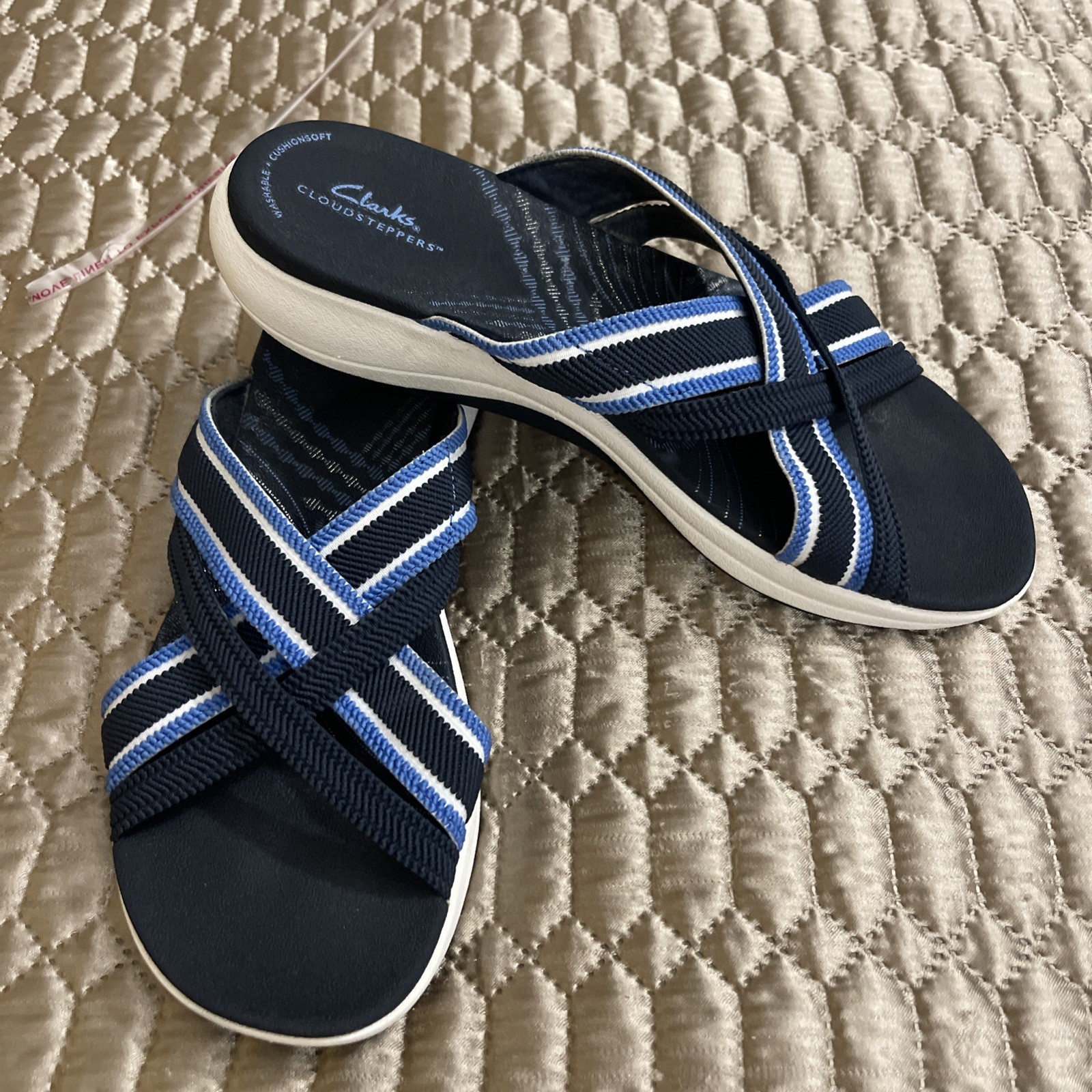 Clarks Cloudsteppers Women's Size 8.5 Navy Blue.  Good Condition