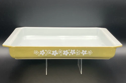 Vintage Pyrex 933 Crazy Daisy Spring Blossom Green 13.5 x8 3/4 x 1 3/4 Casserole
