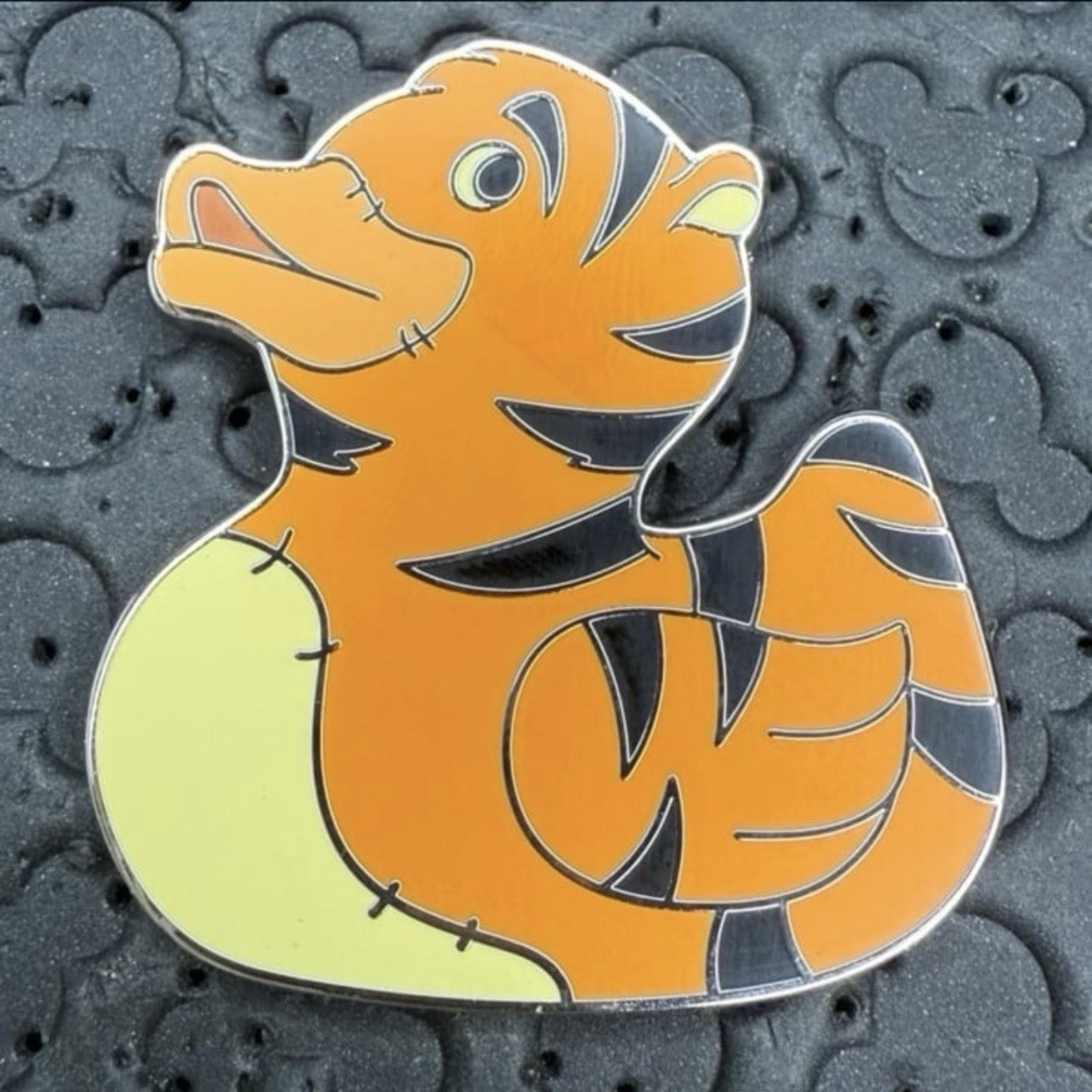 Disney Parks 2025 Ducks of Disney Mystery box trading Pin - Tigger