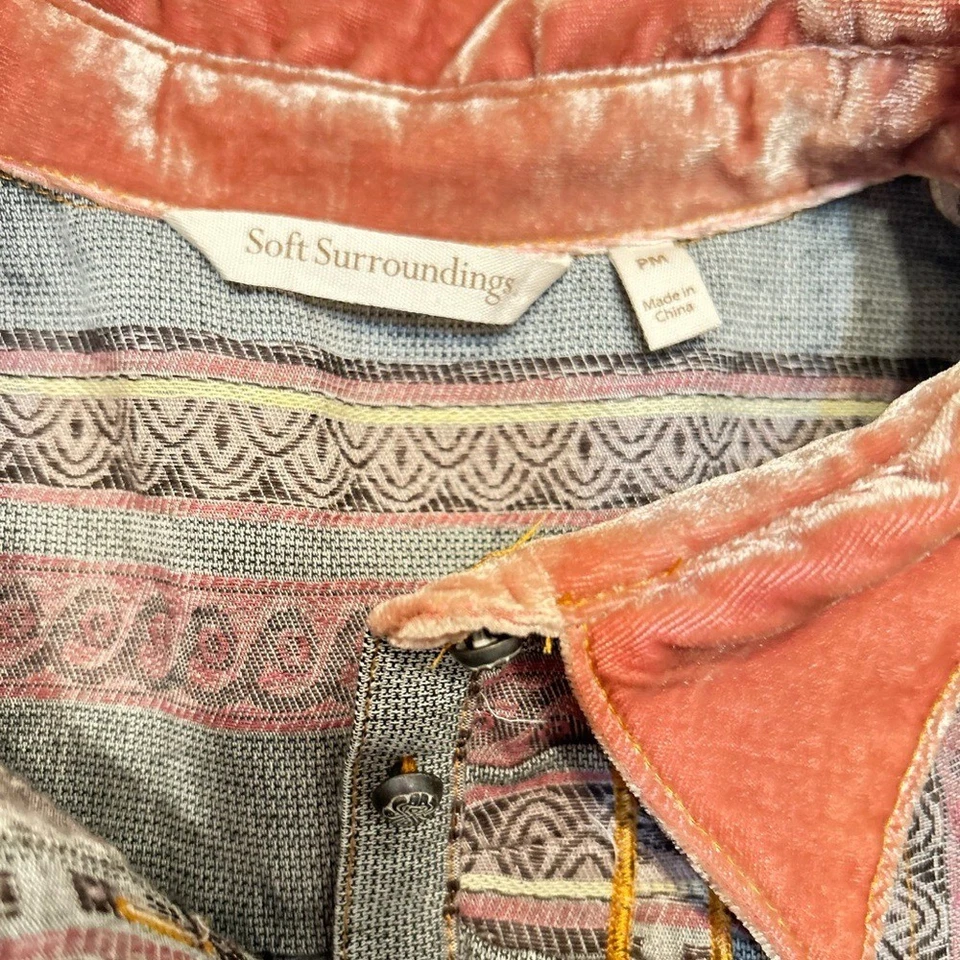 Suave Envolvente Abotonado Terciopelo Bordado Diseño Rayas Espalda Floral Foto 2 de 4