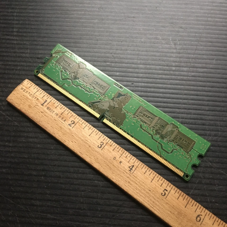 Micron Crucial 1GB 240-PIN DIM DDR2 PC2-5300U-555-12-ZZ Desktop Memory RAM - Image 2 of 3