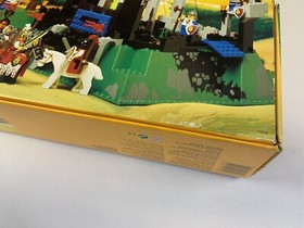 Lego 6090 System Royal Knights Castle, Brand New & Sealed, Box Damage