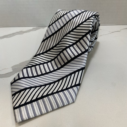 Steve Harvey Collection Tie 100 Percent Silk Black And White Stripe. Clean Look - 第 1/8 張圖片