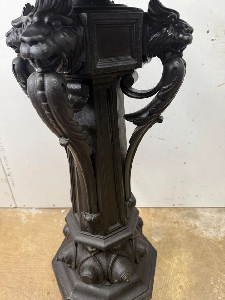 antiguo pedestal cabeza león victoriano mármol ebonizado soporte superior renacimiento 1870 Foto 4 de 4
